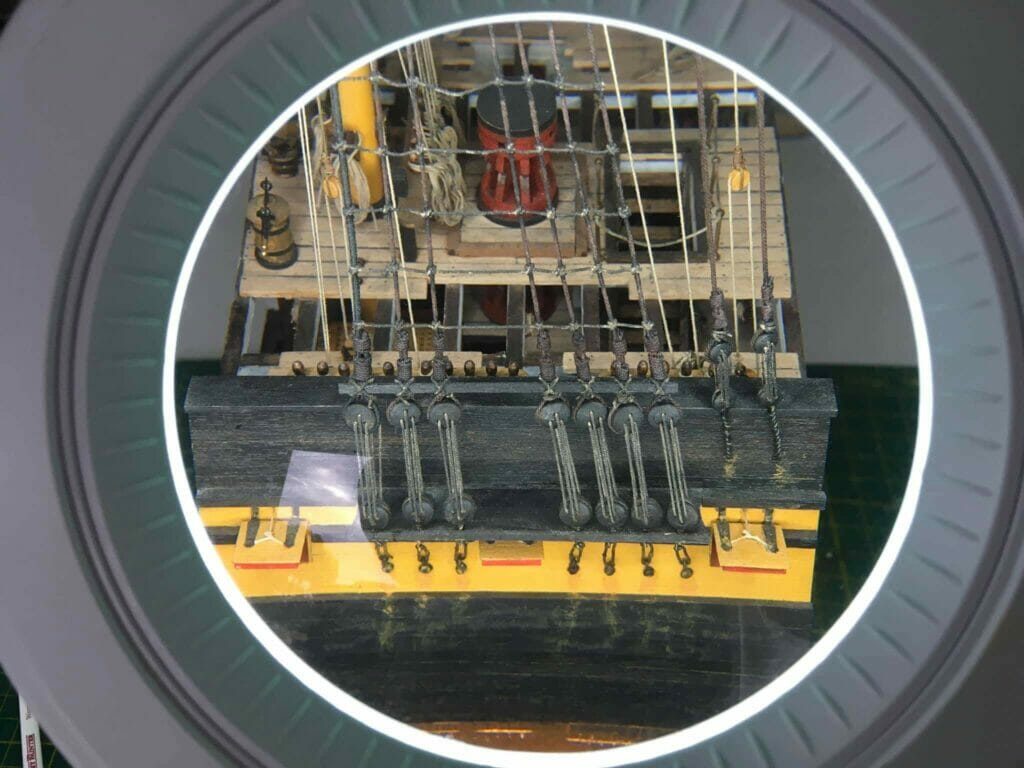 Die Bedeutung von guter Beleuchtung und Vergrößerung im Schiffsmodellbau 1
